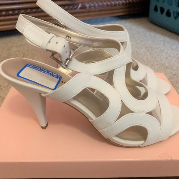 Bandolino White High Heel Sandal - Picture 1 of 3